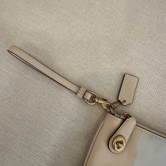 Coach x Tom Wesselmann Large Turnlock Pouch - Picture 3 of 5